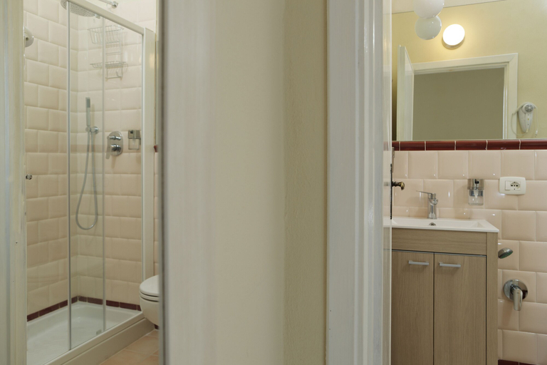 Bathroom 5, Hotel Il Mulinaccio, Livorno
