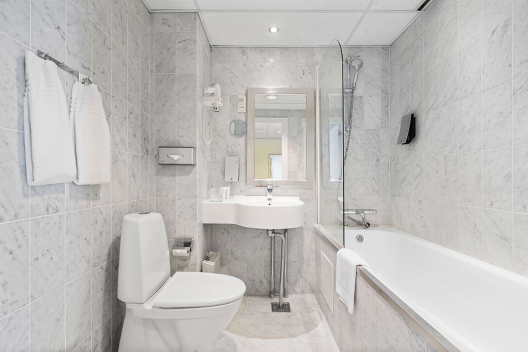 Bathroom 4, Best Western Plus Airport Hotel Copenhagen, Tårnby