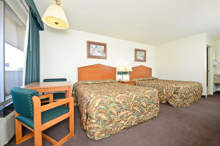Bedroom 2, Econo Lodge Oklahoma City Northeast, Oklahoma