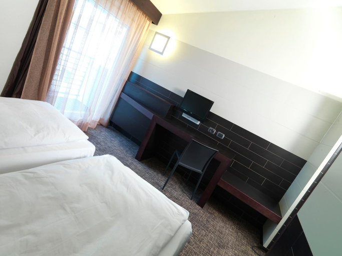 Bedroom 2, Empoli Hotel, Florence