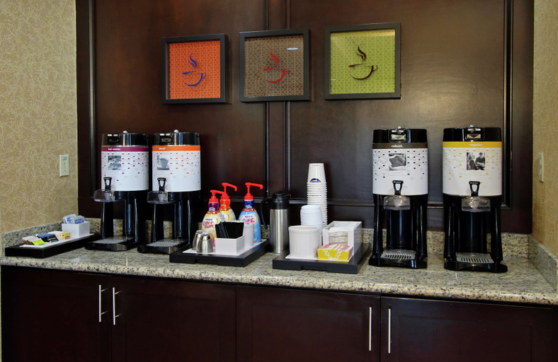 Food & Drinks 5, Hampton Inn & Suites Buffalo, Leon