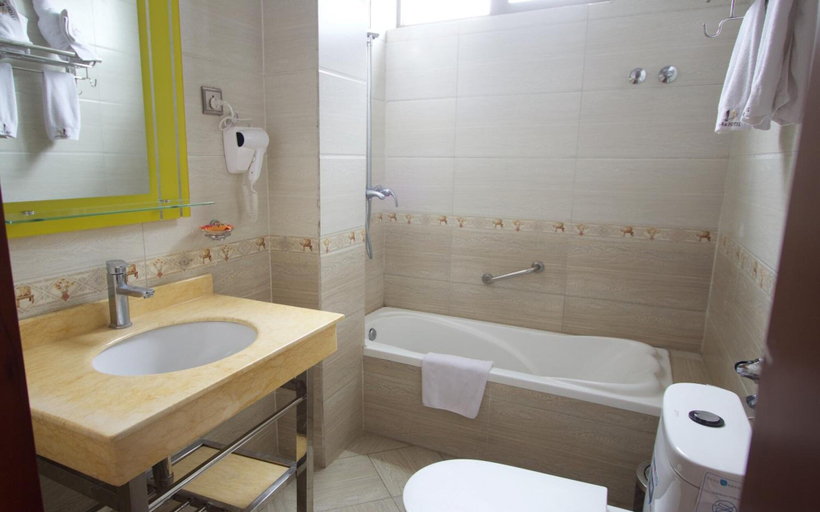 Bathroom 4, Hera Addis Hotel, Addis Abeba