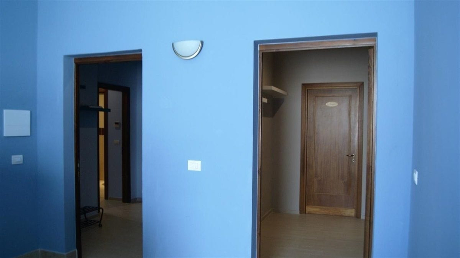 Others 5, Residence Sella, Lecce