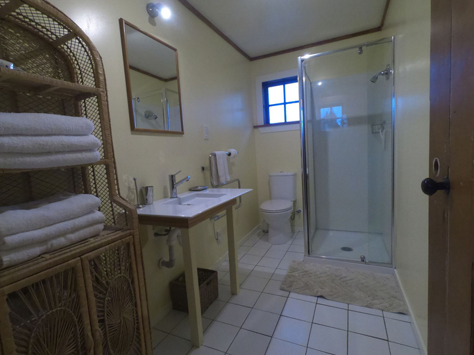 Bathroom 4, Gunyah Country Estate, Selwyn