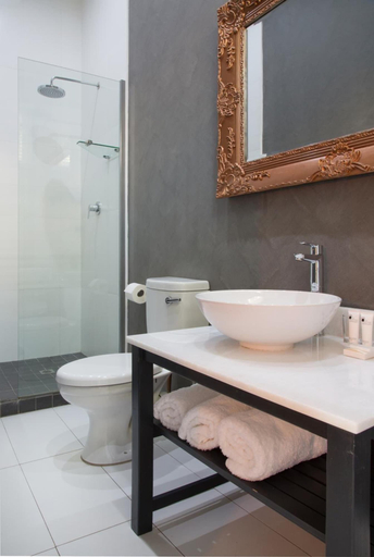 Bathroom 4, Madeline Grove B&B, eThekwini