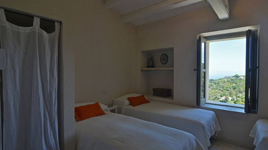 Bedroom 5, Villa Palomina, Palermo