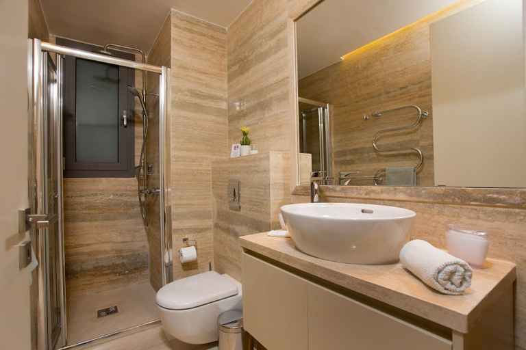 Bathroom 4, The Arc Ship Exclusive Apartment
