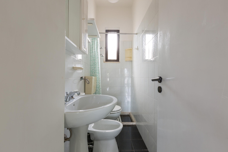 Bathroom, 1958 Villetta del Bacino, Lecce