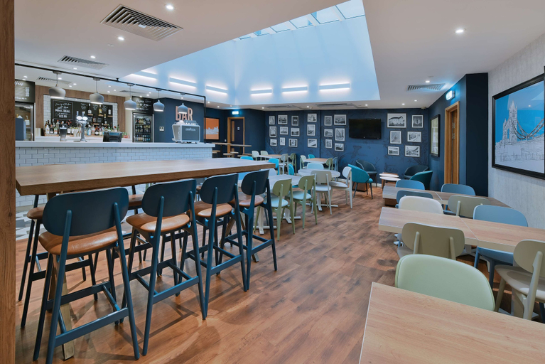 Food & Drinks 5, Travelodge London Central Southwark, London