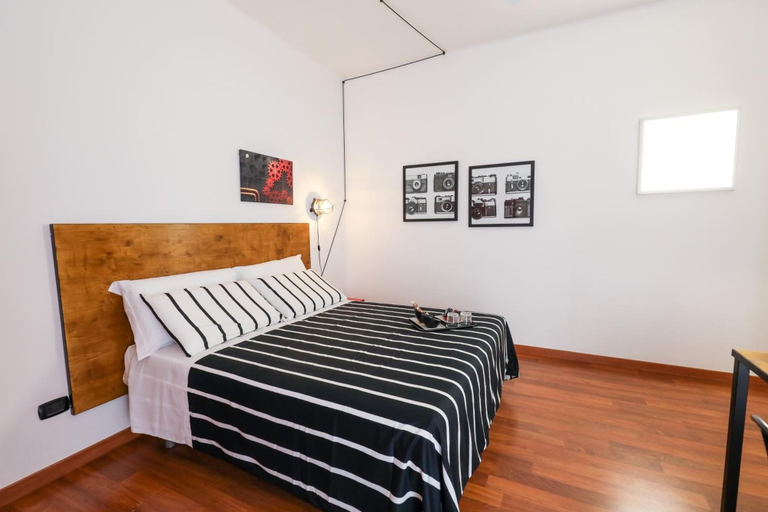 Bedroom 3, Travel Station, Bari