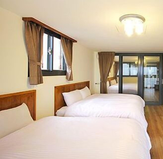 Bedroom 2, Gemlu Hotel, Nantou
