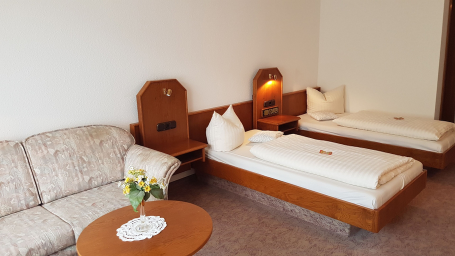Bedroom 4, Hotel Burg Waldau, Bergstraße