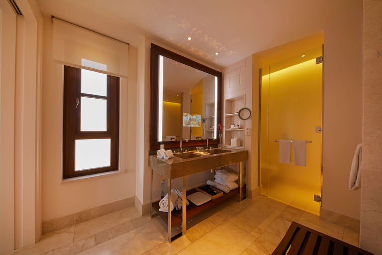 Bathroom 5, Cap Vermell Grand Hotel, Baleares