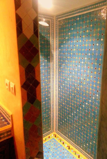 Bathroom 5, Riad Jennah Rouge - Hostel, Marrakech