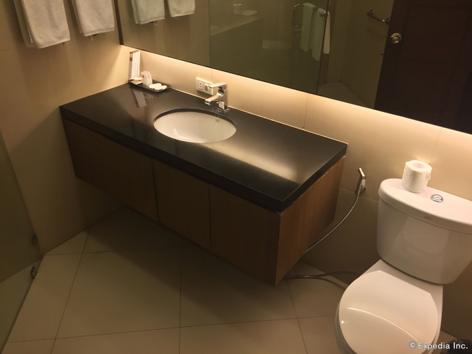 Bathroom 5, GT Hotel Bacolod, Bacolod City