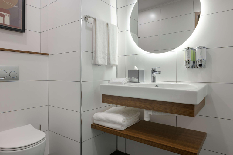 Bathroom 21
