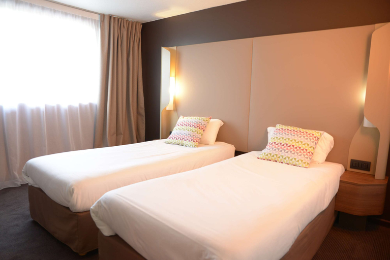 Bedroom 4, Hotel Campanile Sete - Balaruc, Hérault