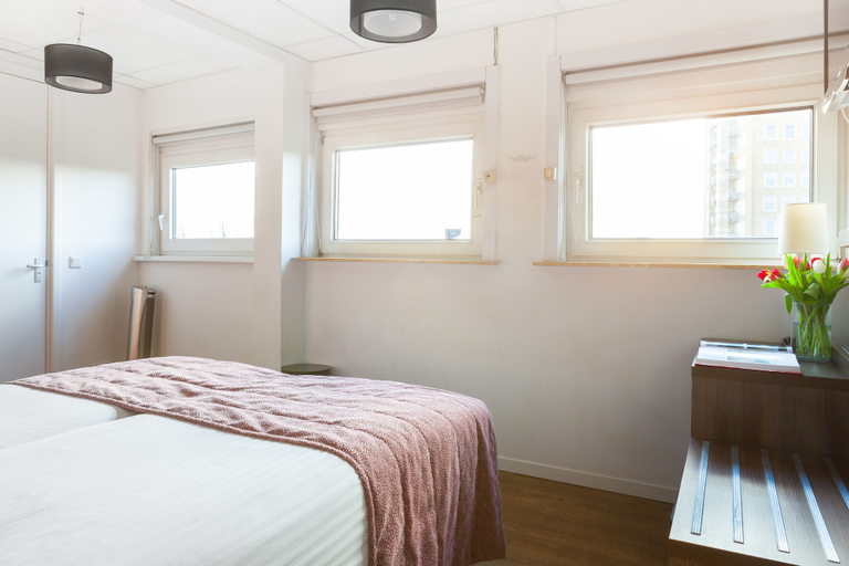 Bedroom 2, Hotel Victorie, Amsterdam