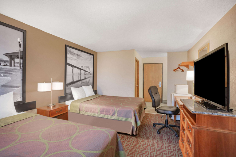 Bedroom 4, Super 8 by Wyndham Fort Madison, Lee