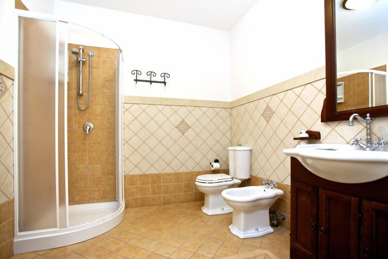 Bathroom 5, Palazzo Giovanni Bed and Breakfast, Catania