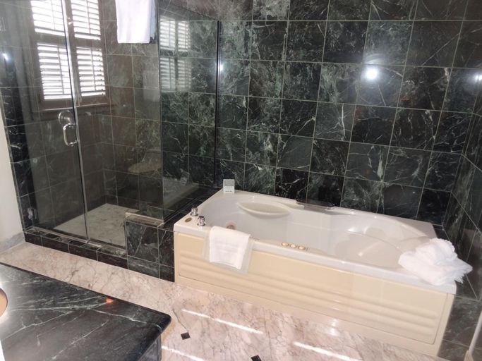 Bathroom 5, Pine Inn, Monterey