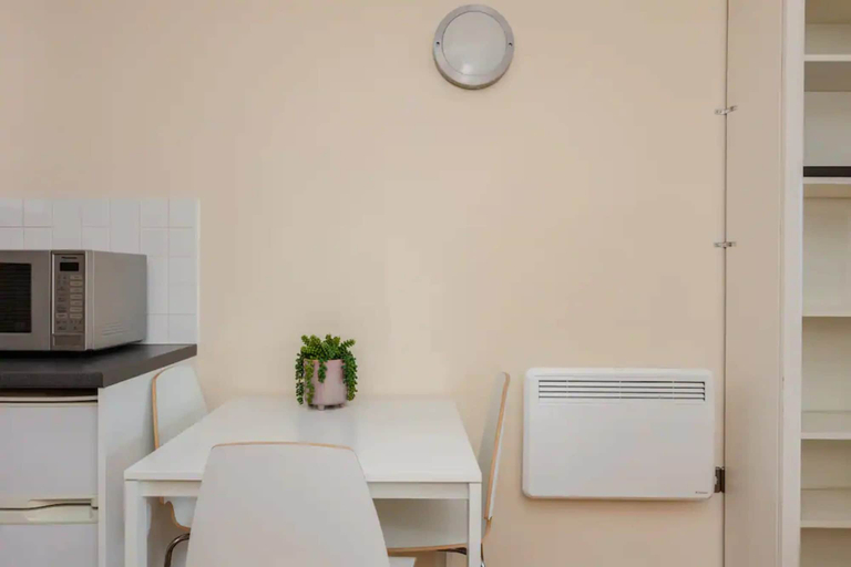 Others 4, Vivid Apartment in Central London, London