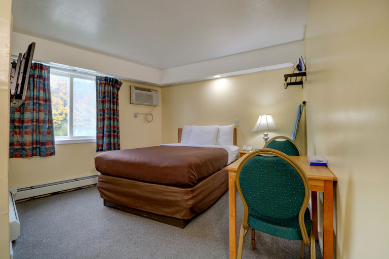 Bedroom 4, Classic Inn, York