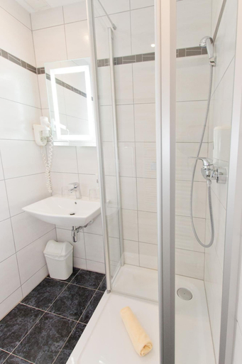 Bathroom 4, Hotel Das Junior by MAX 70, Salzburg