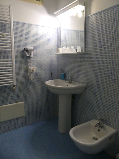 Bathroom 3, Beb 2000, Sassari