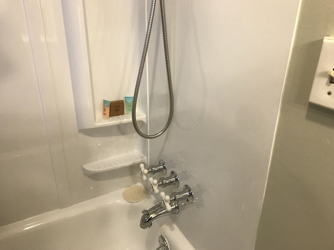 Bathroom 3, LXV North Union, Chittenden
