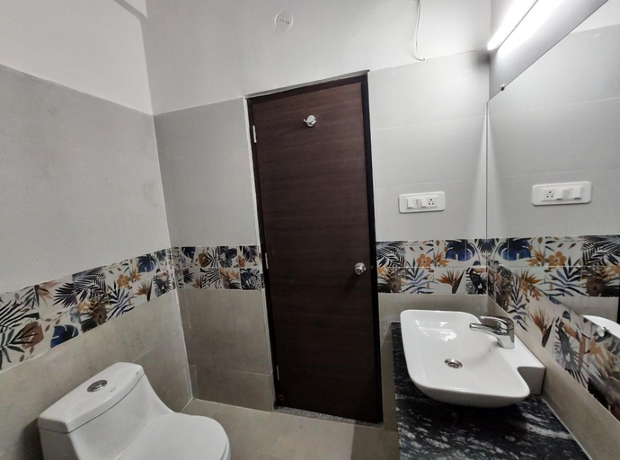 Bathroom 4, Hotel The Grace, Garhwal