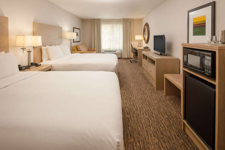 Bedroom 3, DoubleTree by Hilton Portland - Tigard, Washington