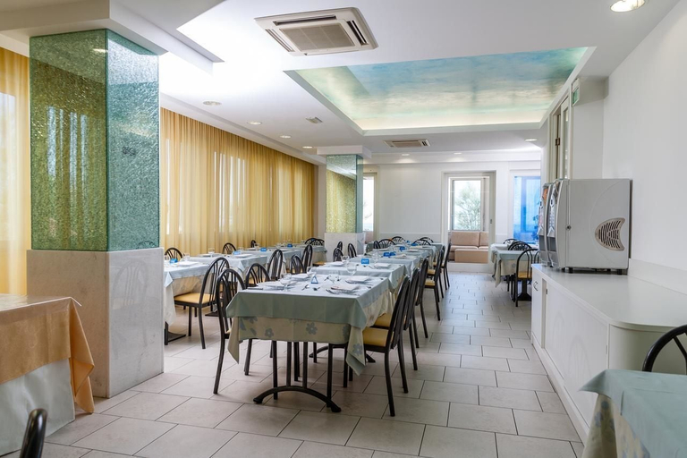 Food & Drinks 5, Hotel Sayonara, Ancona
