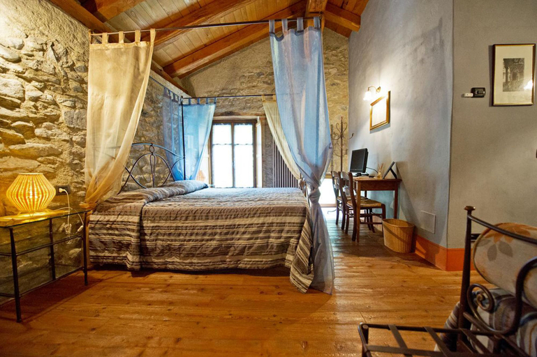 Bedroom 4, La Maison des Vignerons Chambres d'Hotes, Aosta