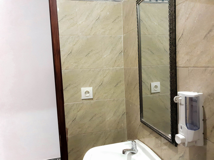 Bathroom 5, Juan Beach Bungalow, Klungkung