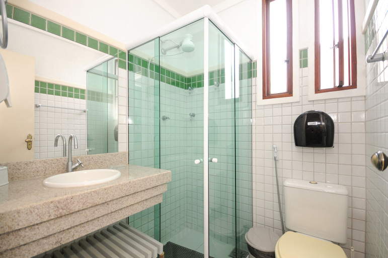Bathroom 4, Che Lagarto Hostel Búzios, Armação dos Búzios