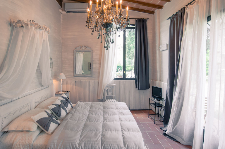 Bedroom 2, Il Castagnolo Country B&B, Siena