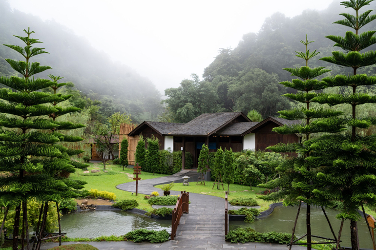Onsen at Moncham, Mae Rim