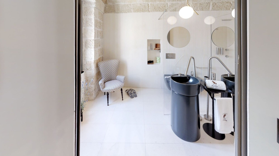 Bathroom 5, Sei Stelle Mama, Bari