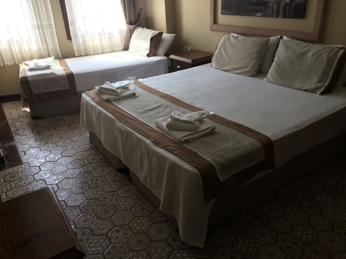 Bedroom 2, Hayriye Hanim Ege, Ayvalık