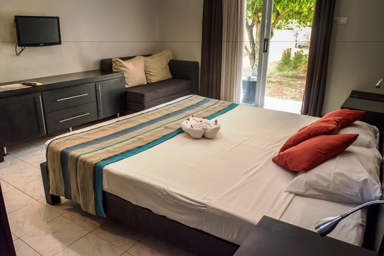 Bedroom 3, Hôtel Des 2 Mondes
