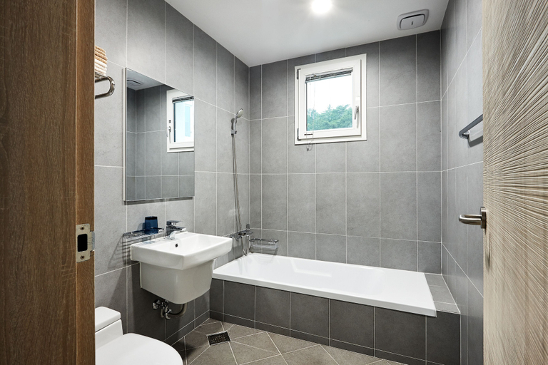 Bathroom 3, Sosiega Hue Pension, Goheung