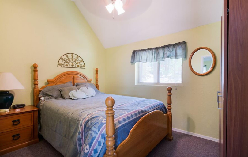 Bedroom 2, Crown King Cabins Suites and Bunkhouse, Yavapai