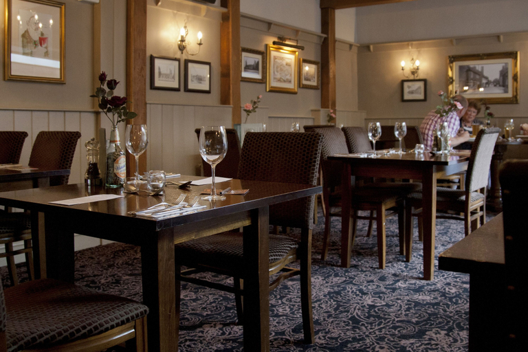 Food & Drinks 4, Dog & Bear Hotel, Kent