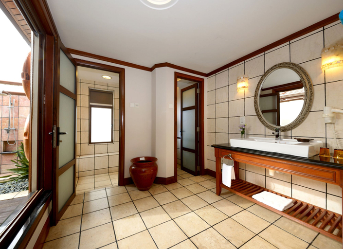 Bathroom 5, Grand Lexis Port Dickson, Port Dickson