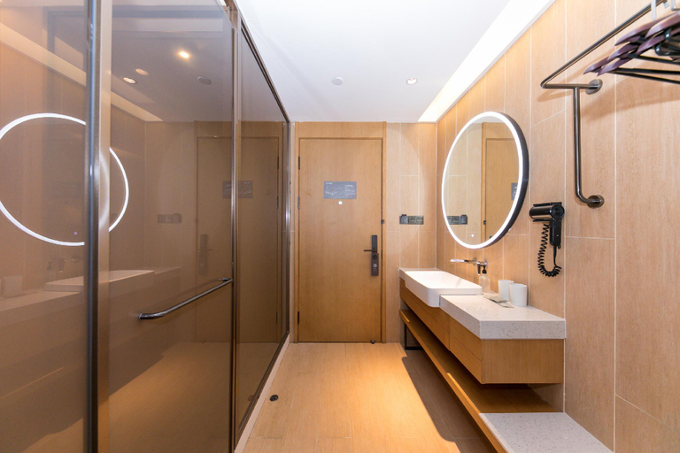 Bathroom 4, Ji Hotel Shanghai Xuhui Binjiang, Shanghai