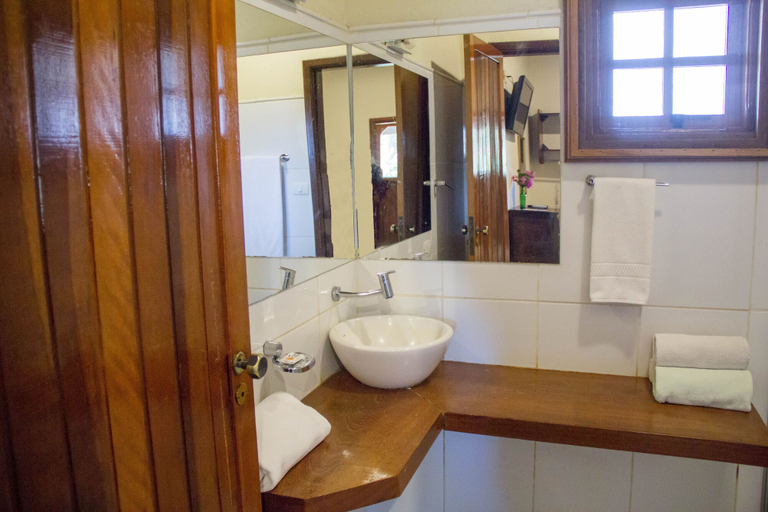 Bathroom 4, Eco Resort Foz do Marinheiro, Cardoso