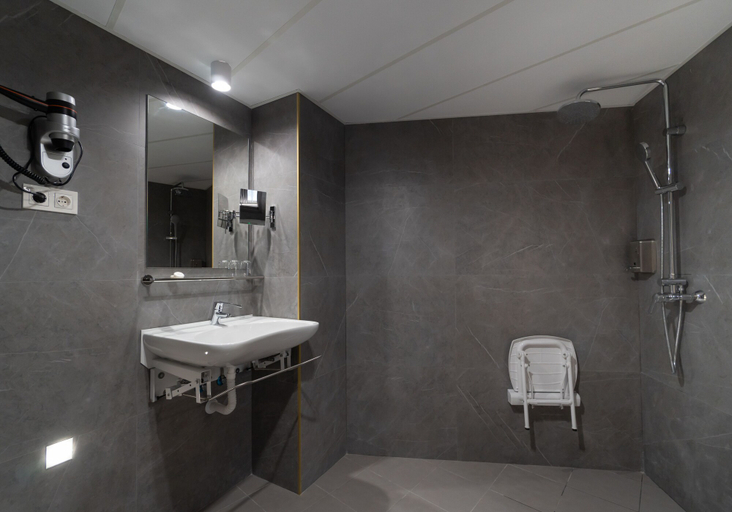 Bathroom 4, Hotel Perla Del Sur, Málaga