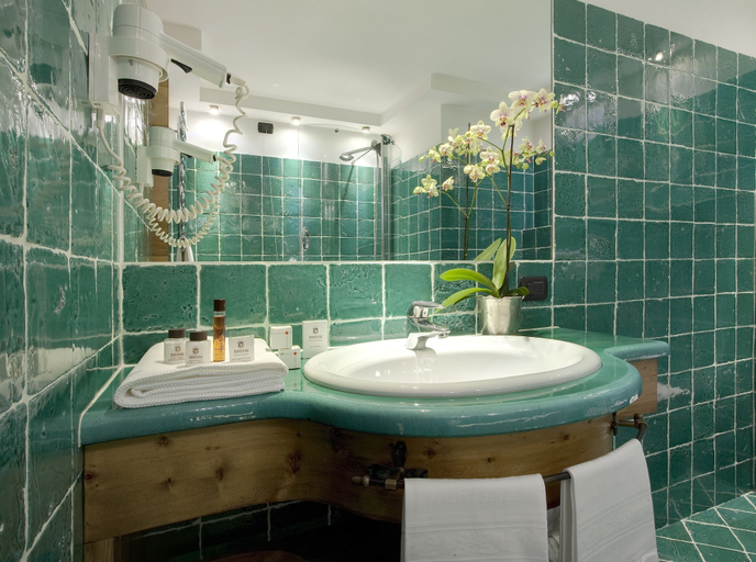 Bathroom 4, Hotel Cortina, Belluno