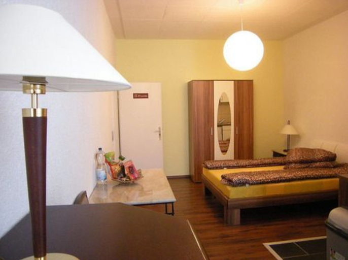 Bedroom 3, Hotel-12-Apostel, Pforzheim